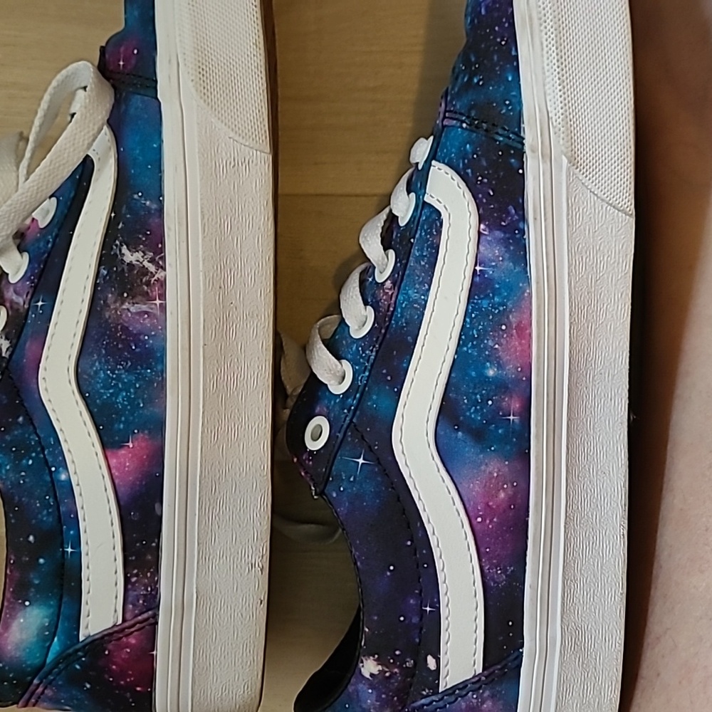 Vans - Picture 4 of 7